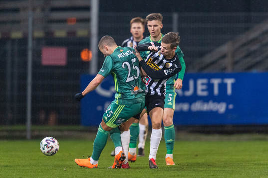 Dalkurds Malkolm Moenza och Landskronas Oscar Petersson