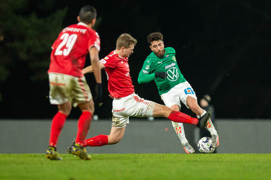 Kalmars Erik Israelsson och Jönköpings Moustafa Zeidan