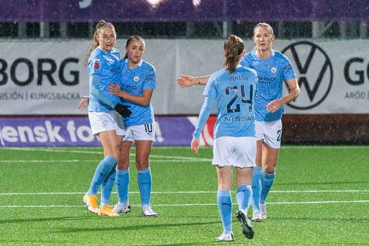 Janine Beckie, Georgia Stanway and Alex Greenwood of