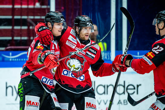 Malmö Redhawks Fredrik Händemark jublar