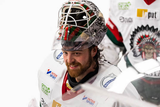 Frölundas målvakt Niklas Rubin jublar