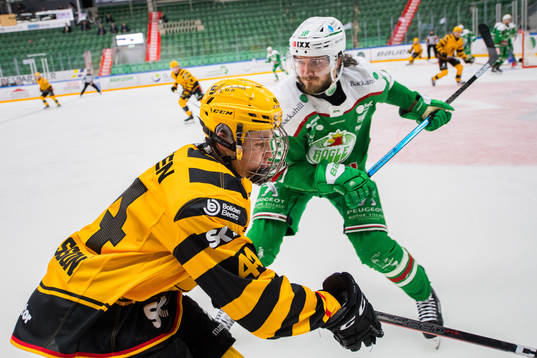 Rögles Dennis Everberg och Skellefteås Elias Salomonsson