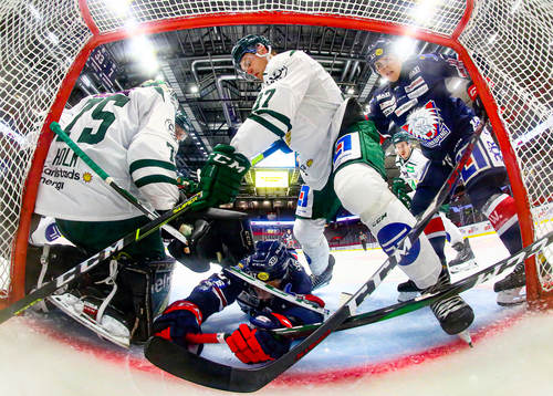 Färjestads målvakt Arvid Holm, Adam Ginning och