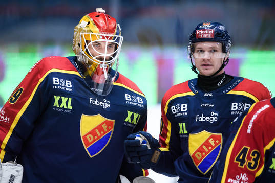 Djurgårdens målvakt Mantas Armalis och Tobias Ekberg