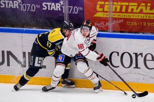 s Christoffer Törngren och Örebros Lukas Pilö