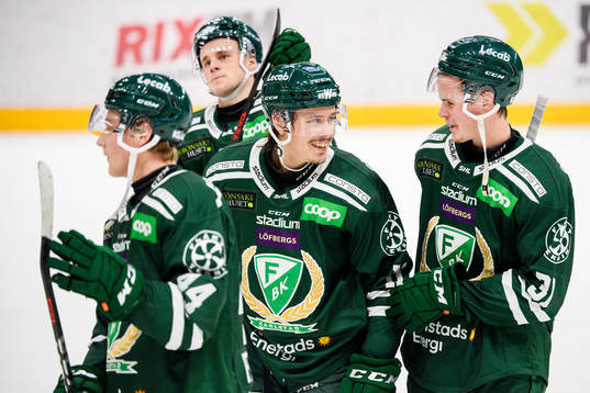 Färjestads Joakim Nygård och Carl Jakobsson jublar