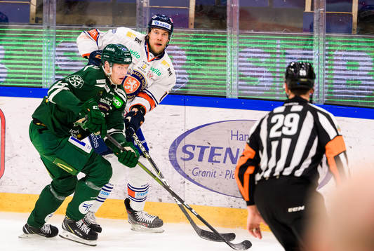 Färjestads Victor Ejdsell och Växjös Ilari Melart