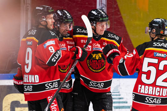 Luleås Niklas Olausson jublar