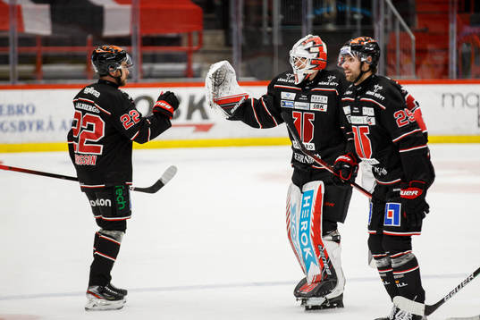 Örebros Jonathan Andersson och målvakt Jonas Arntzen