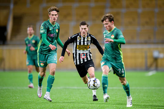 Landskronas Kevin Jensen i en kamp mot Dalkurds Christoffer