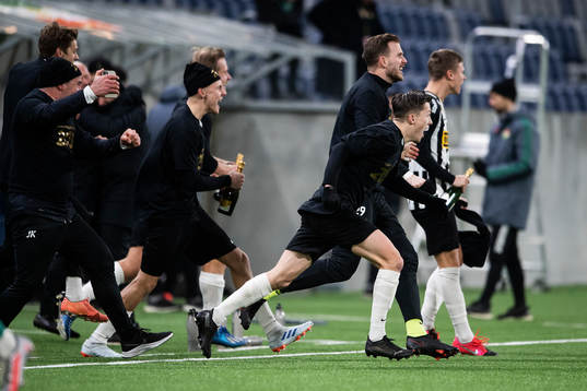 Landskronas spelare jublar vid slutsignal