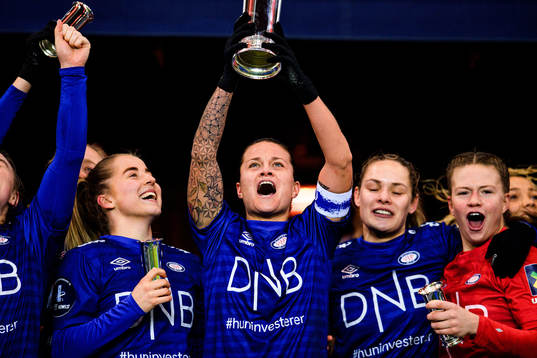 Sigrid Heien Hansen, Sherida Spitse, Andrine Tomter and goalkeeper Jalen Justine Tompkins of Vålerenga celebrate after the women’s cup final between LSK Kvinner and Vålerenga on December 13, 2020 in Oslo.
