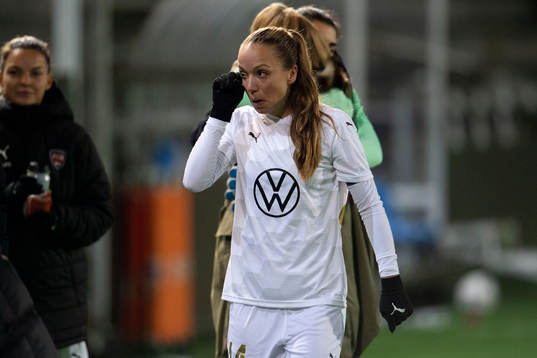 Rosengårds Malin Levenstad crying