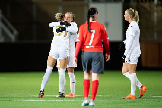 Rosengårds Sanne Troelsgaard and Malin Levenstad