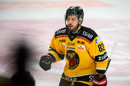 Luleås Chris Desousa jublar