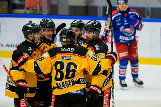 Luleås Niklas Olausson jublar