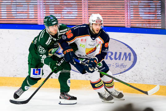 Färjestads Michael Lindqvist och Djurgårdens Robin Norell