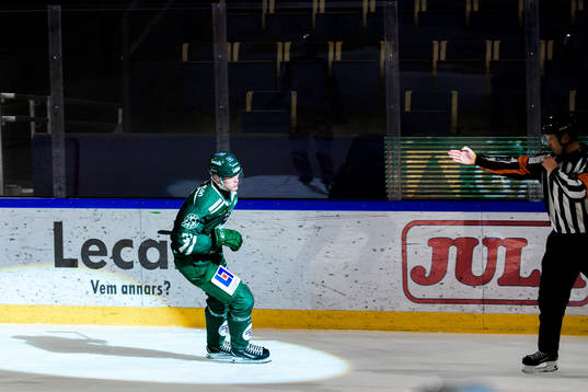 Färjestads Carl Jakobsson jublar