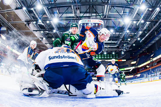 Färjestads Oskar Bäck och Djurgårdens Jacob Josefson