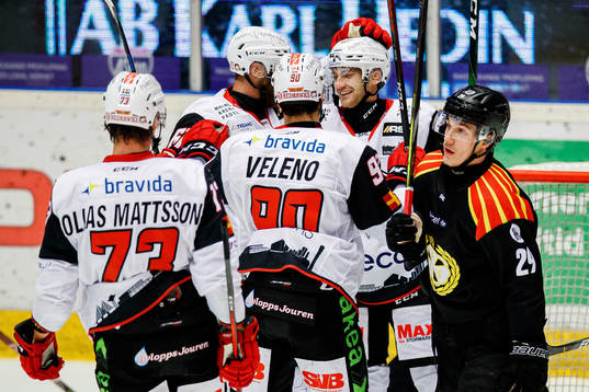 Malmö Redhawks Adam Johnson jublar