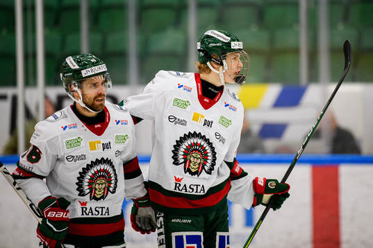 Frölundas Jonathan Sigalet och Simon Edvinsson  jublar
