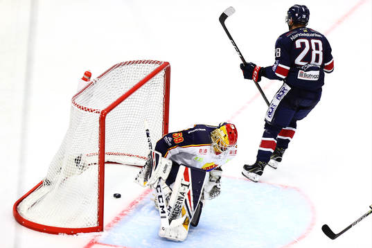 Mål 2-1 av Linköpings Jaakko Rissanen förbi Djurgårdens