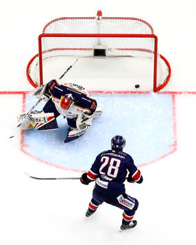 Mål 1-2 av Linköpings Jaakko Rissanen förbi Djurgårdens