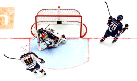 Mål 1-2 av Linköpings Jaakko Rissanen förbi Djurgårdens