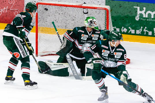 Modos Adam Rockwood (ej i bild) gör mål 1-2 bakom