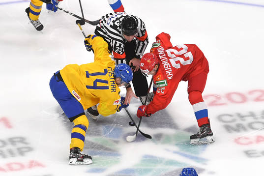 Arvid Costmar of Sweden and Marat Khusnutdinov of Russia