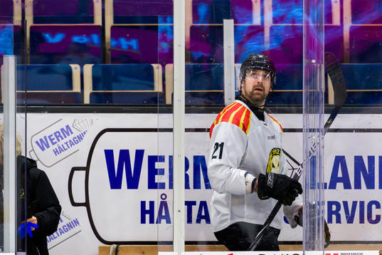 Brynäs Patrik Berglund blir utvisad
