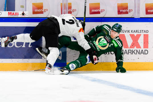 Brynäs Kristofer Berglund och Färjestads Victor Ejdsell
