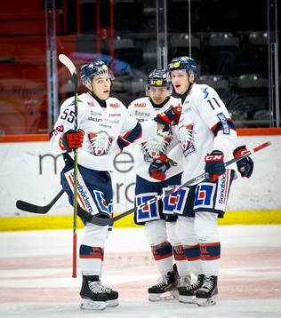 Linköpings Max Lindroth gör 3-1 och jublar