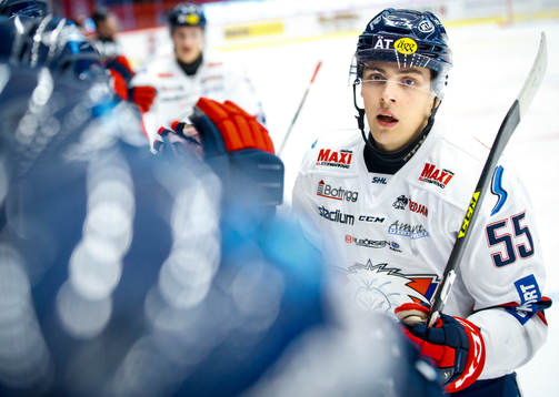 Linköpings Max Lindroth gör 3-1 och jublar