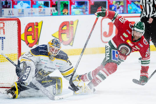 s målvakt Jonas Gunnarsson och Frölundas Joel Lundqvist