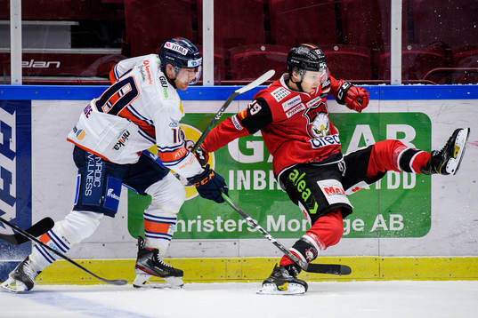 Växjös Richard Gynge och Malmö Redhawks Eric Engstrand