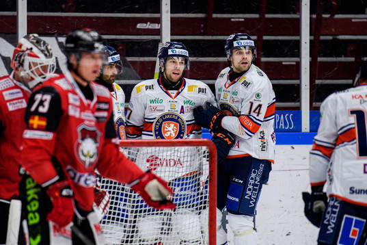 Växjös Robert Rosén och Emil Pettersson jublar