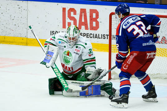 Rögles målvakt Johan Gustafsson och Oskarshamns Markus