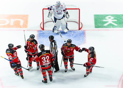 Luleås Chris Desousa jublar med lagkamrater