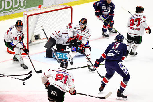 Spel framför Örebros mål