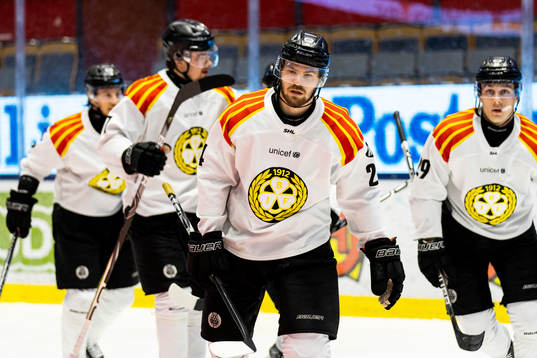 Brynäs Emil Molin jublar