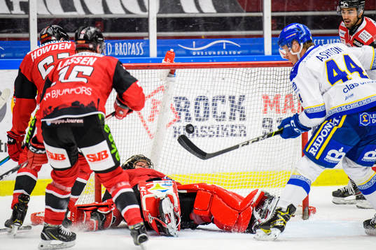 Leksands Carter Ashton oroar framför Malmö Redhawks