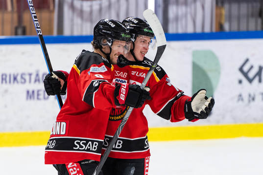 Luleås Victor Berglund och Arttu Ilomäki jublar