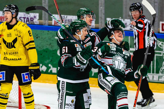 Oskar Matushkin och Felix Olsson jublar