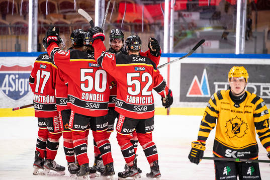 Luleås Niklas Olausson jublar