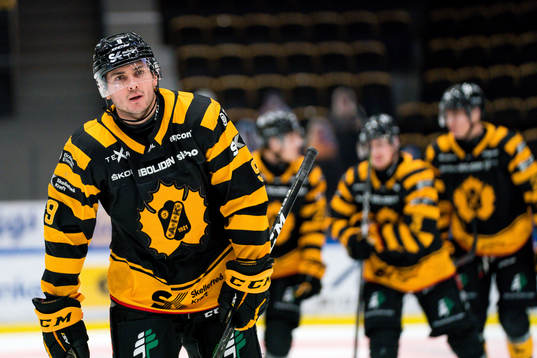 Skellefteås Darren Nowick jublar