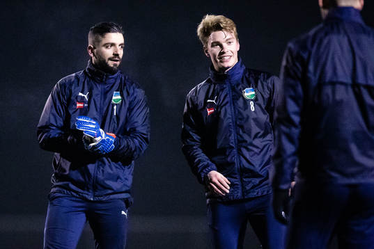 Österlens målvakt Festim Bytyqi och Oskar Blixt