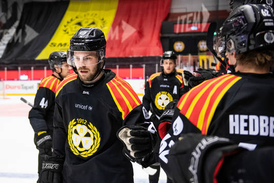 Brynäs Emil Molin jublar