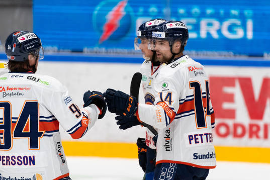 Växjös Emil Pettersson jublar