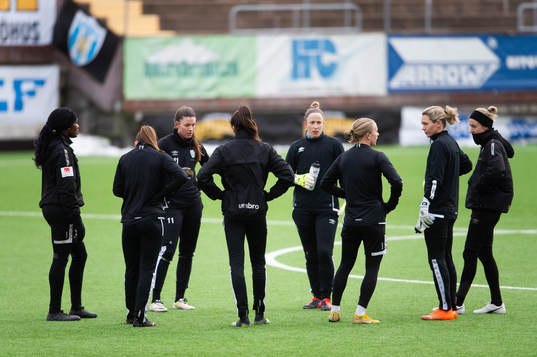 Pauline Hammarlund, Jennifer Falk mfl